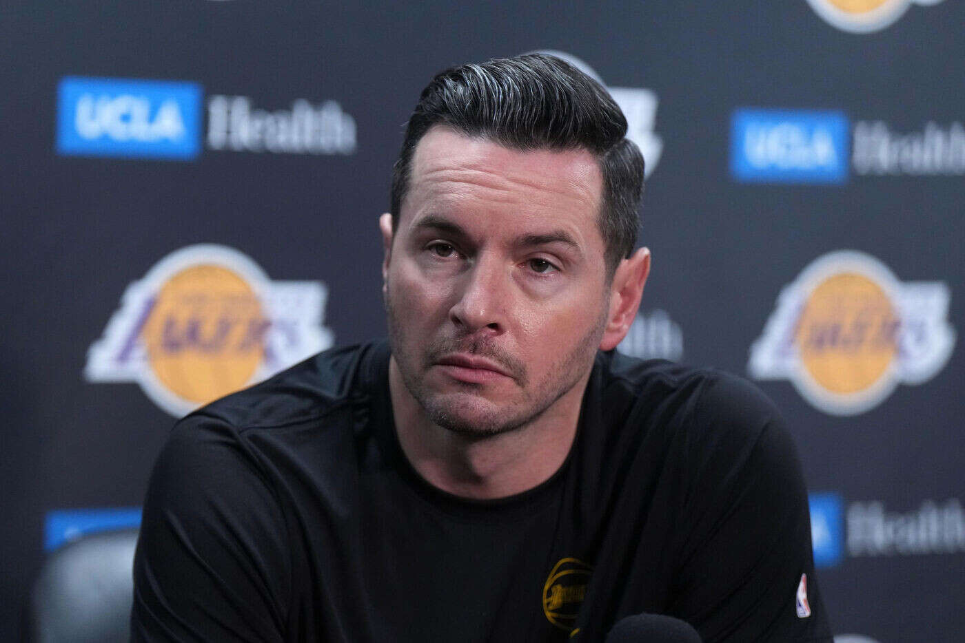 Incendies à Los Angeles : l’entraîneur des Lakers J.J. Redick perd sa maison, le match contre les Hornets reporté