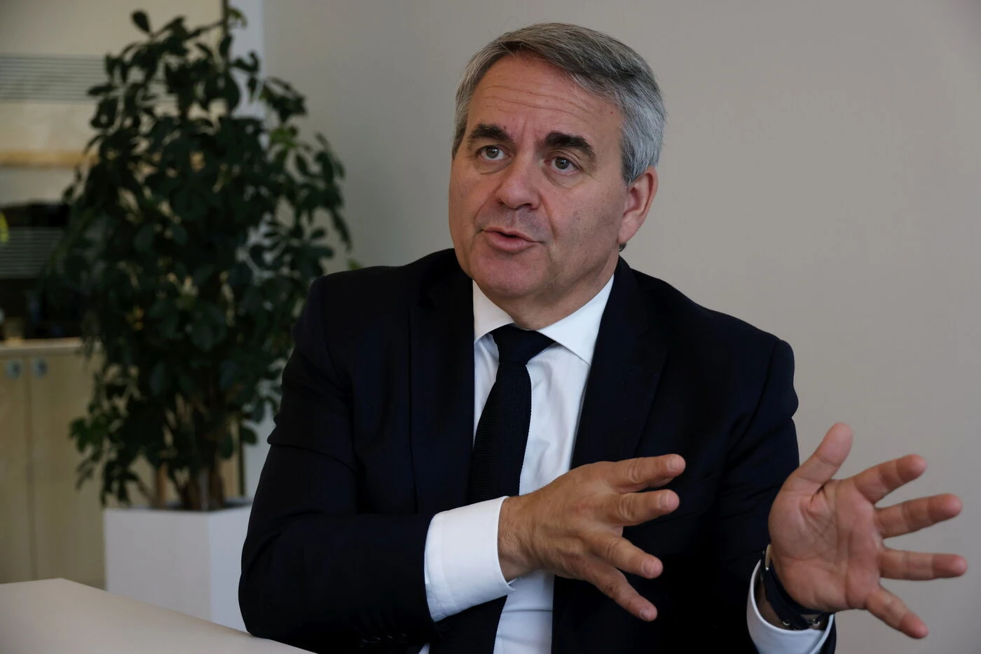 « Il est le responsable » : Xavier Bertrand appelle Emmanuel Macron à s’exprimer sur « les 19 mois qui restent »