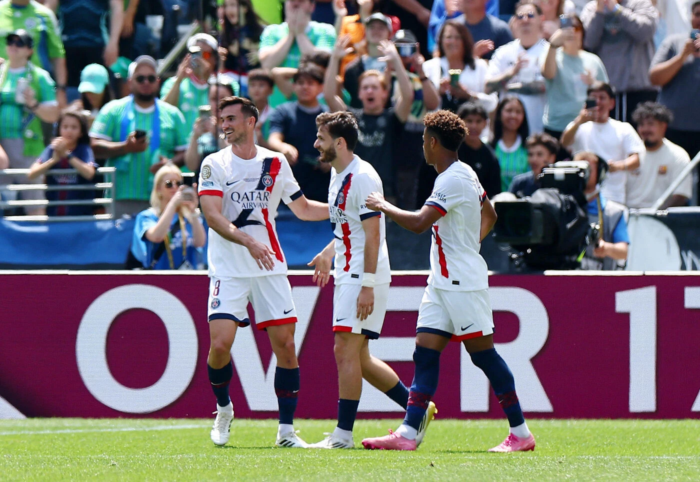 Seattle-PSG : la vidéo du but chanceux de Khvicha Kvaratskhelia pour l’ouverture du score