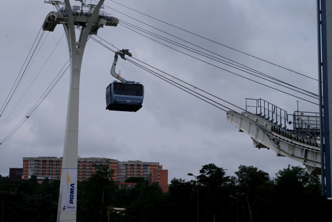 Une jeune femme chute du haut d’une station de téléphérique et trouve la mort à Toulouse