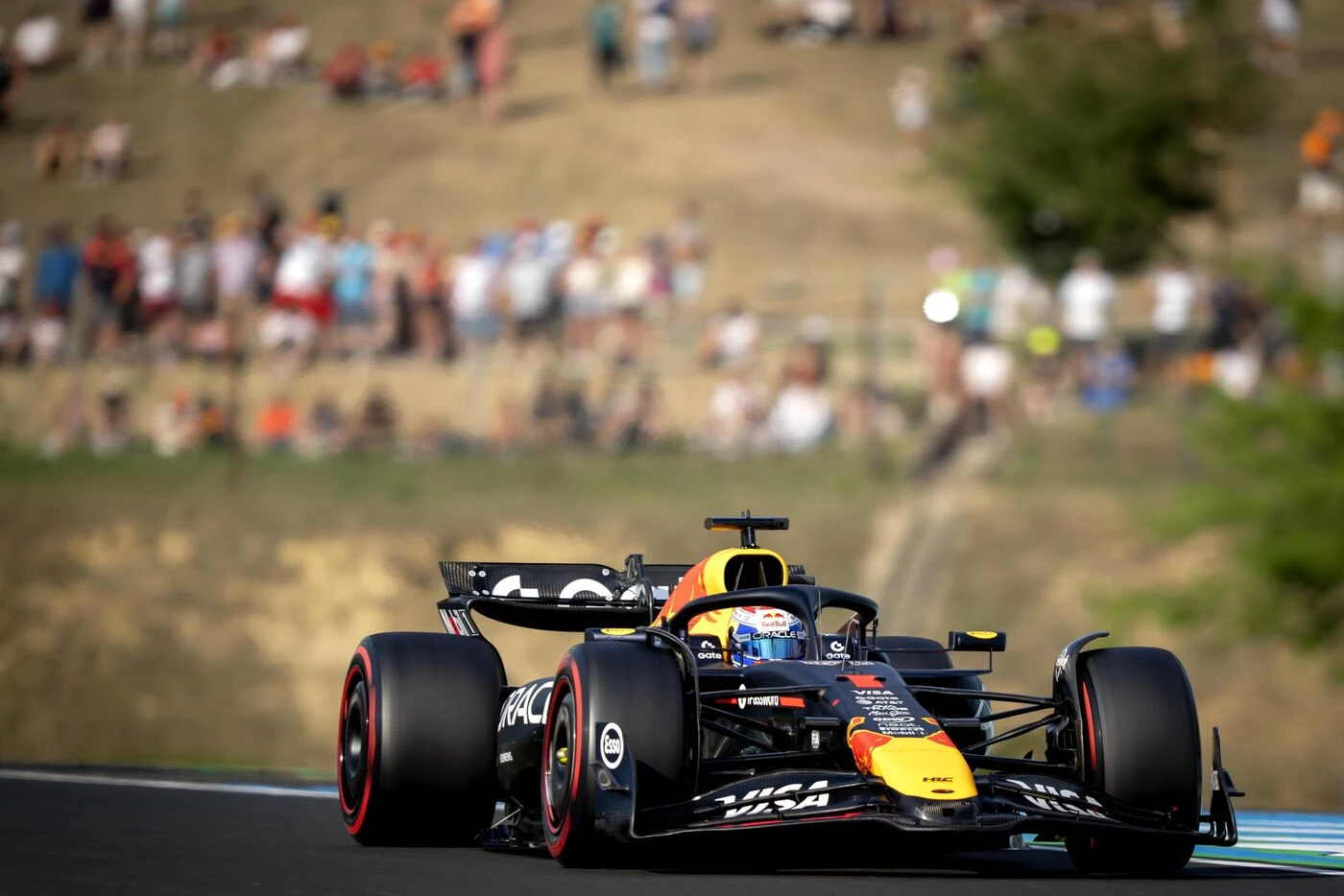 Formule 1, GP de Hongrie : Max Verstappen averti pour avoir jeté une serviette de sa voiture lors des essais