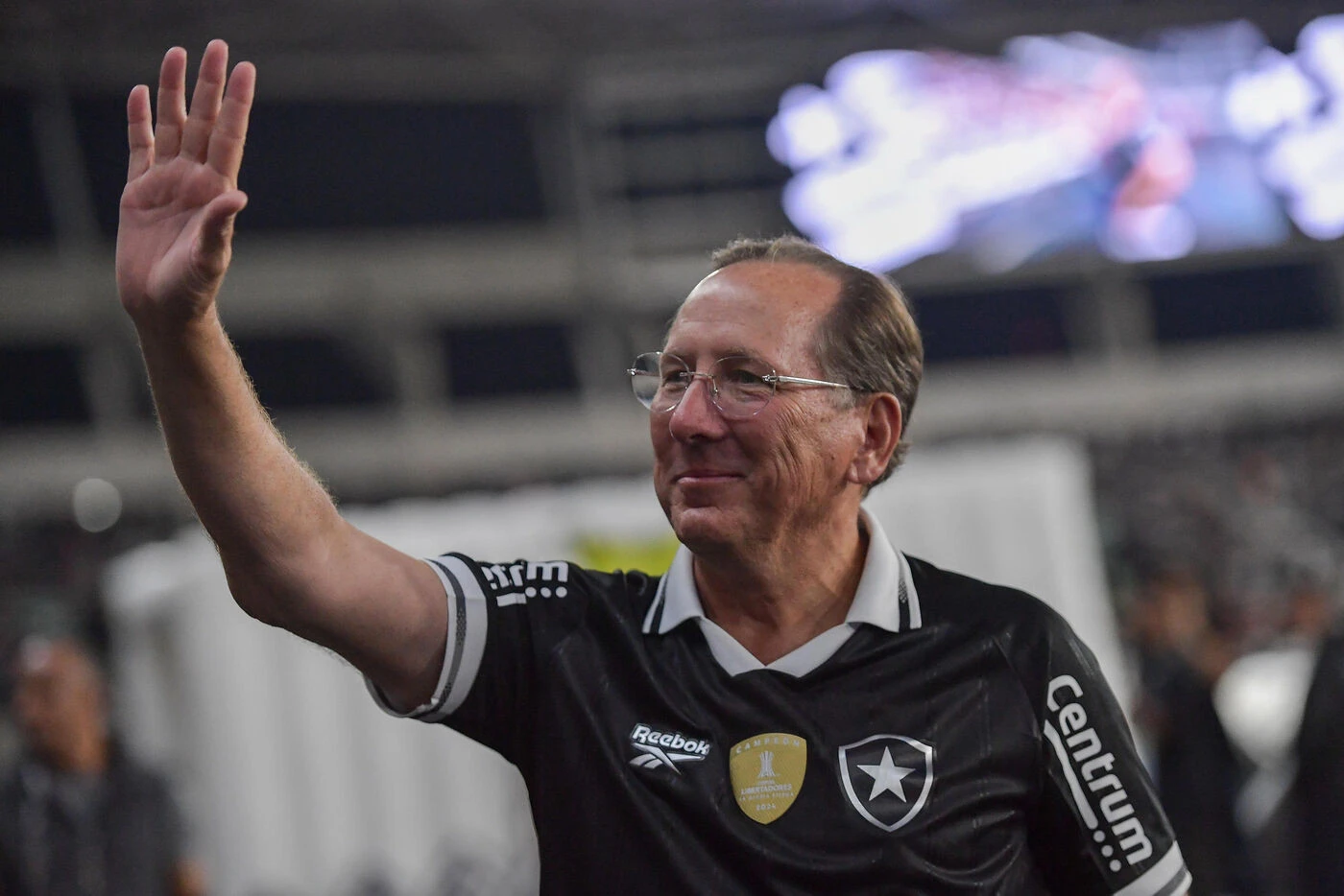 Football : la justice brésilienne gèle les parts du groupe Eagle dans Botafogo, club de John Textor