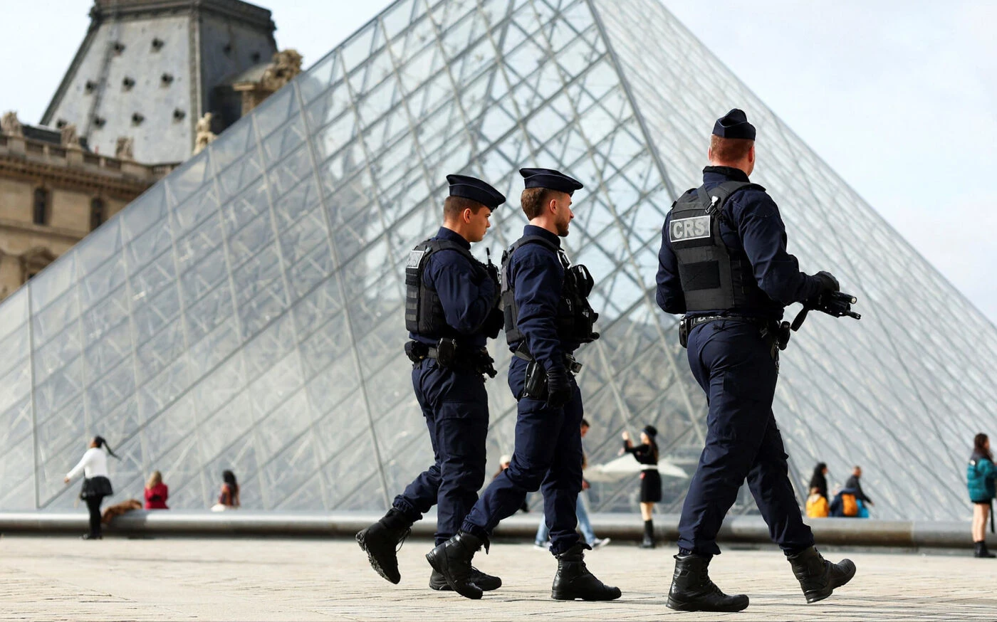 Casse du Louvre : l’énigme des joyaux disparus