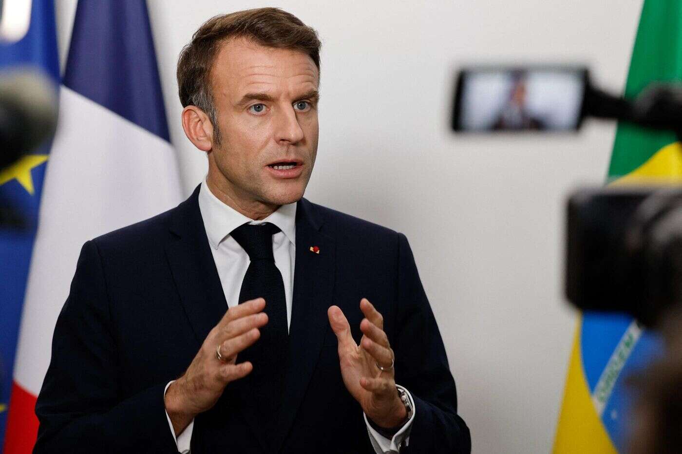 « Ils sont complètement cons » : Emmanuel Macron s’en prend verbalement aux Haïtiens qui ont limogé leur Premier ministre