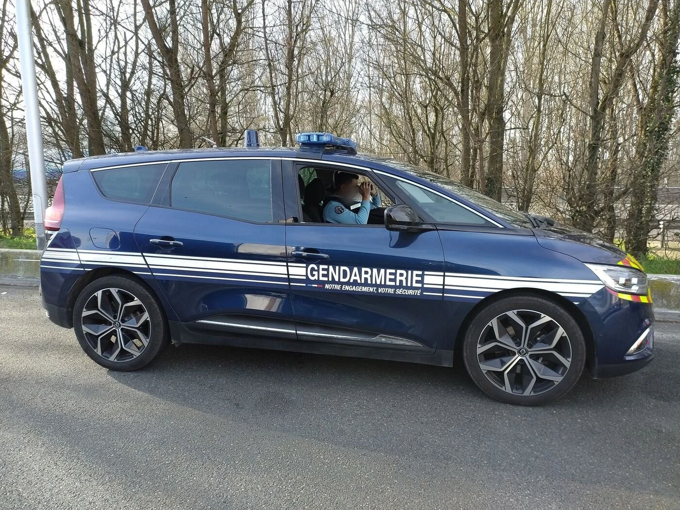 Titulaire du permis depuis 5 mois, un jeune conducteur contrôlé à 202 km/h sur l’A1
