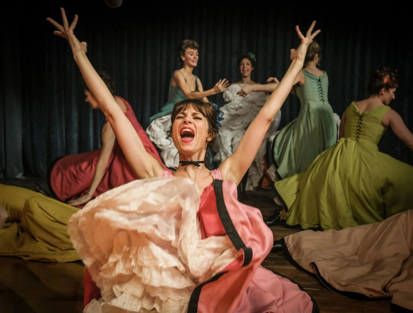 « Je me suis sentie si forte au cabaret » : du Crazy Horse à « Montmartre » sur TF 1, qui est Alice Dufour ?