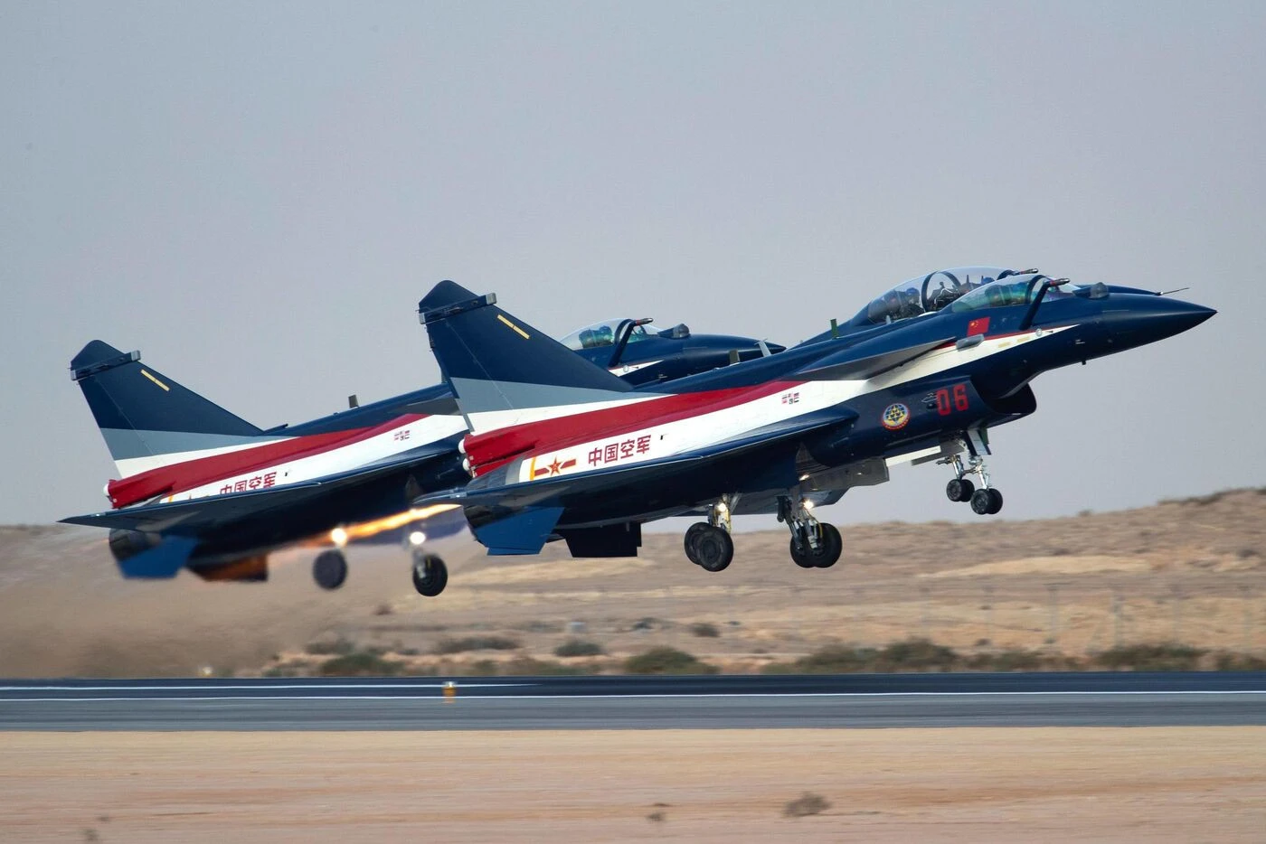 Le chasseur J-10 bien plus fort que le Typhoon : la Chine revendique sa domination sur l’un des meilleurs avions de chasse européens