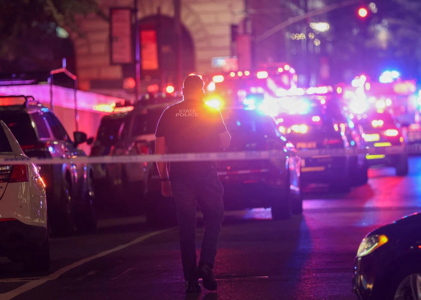 « Nous étions tous figés » : Jessica, survivante de la fusillade de New York, raconte l’horreur depuis l’intérieur du bâtiment
