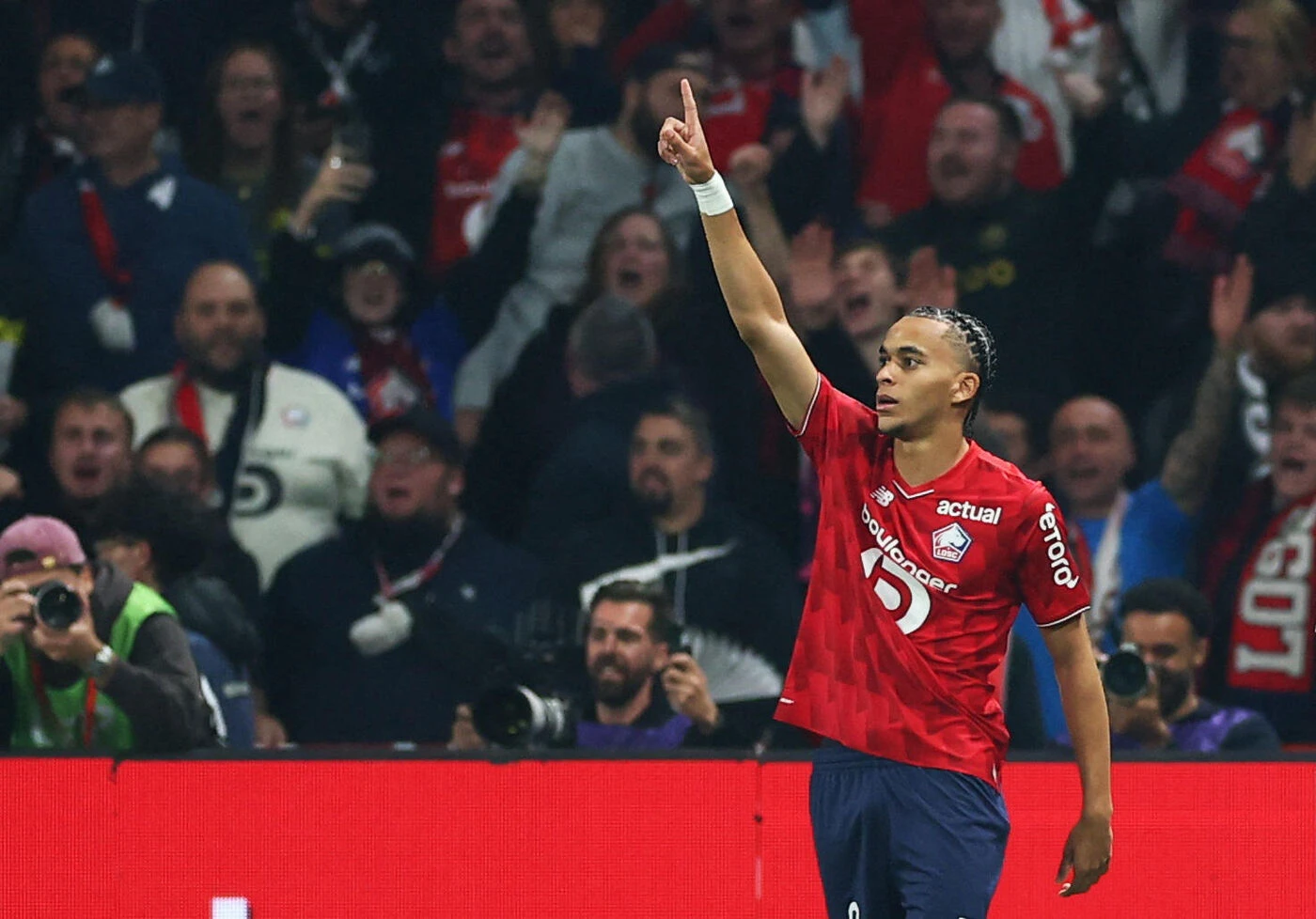 Lille-PSG : la vidéo du but d’Ethan Mbappé face à son ancien club, sous les yeux de son frère Kylian