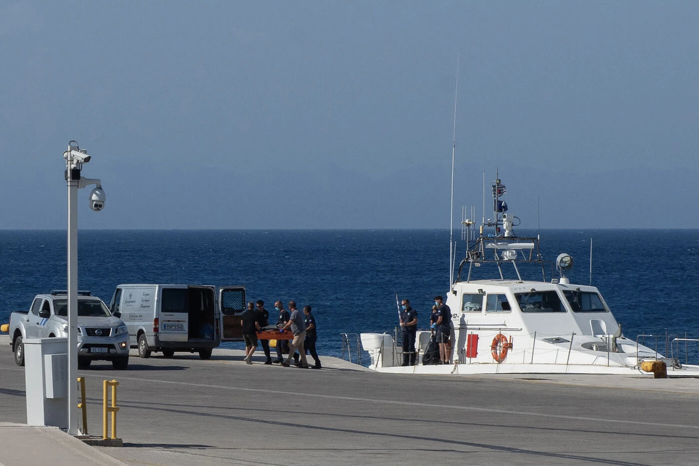 Une fillette de trois ans dont l’identité reste un mystère retrouvée morte en pleine nuit sur une plage en Grèce