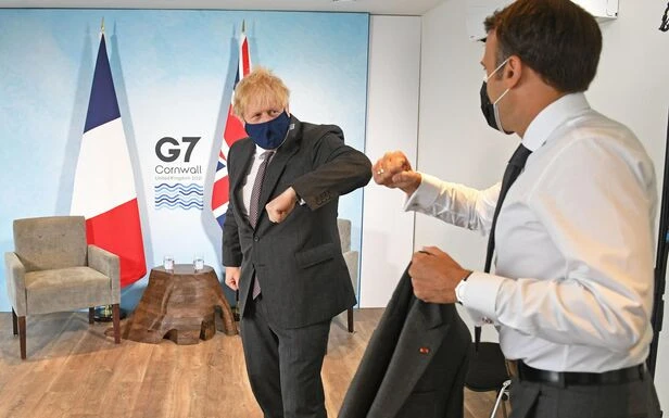 Brexit : Macron demande à Johnson le respect de la «parole donnée»