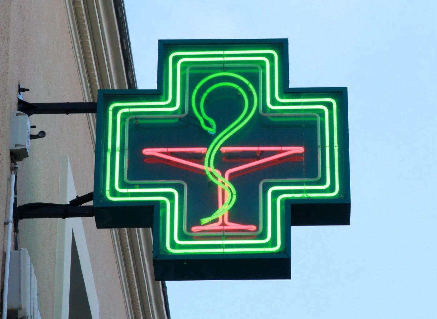 Aubervilliers : un pharmacien agressé en pleine rue et dépouillé de sa recette de 100 000 euros