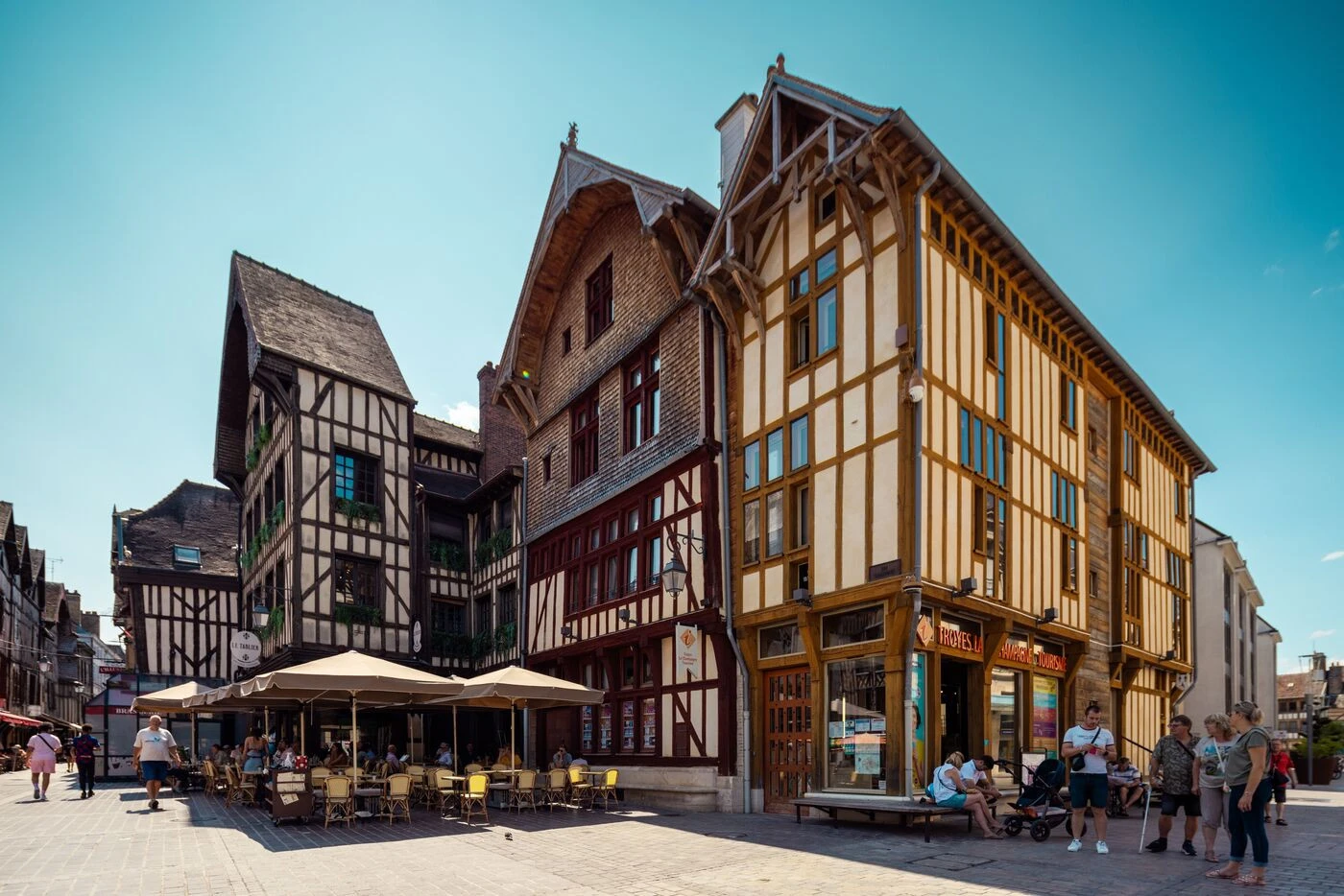 « Les ponts du mois de mai, on explose la baraque ! » : pourquoi Troyes est devenue une destination prisée des touristes