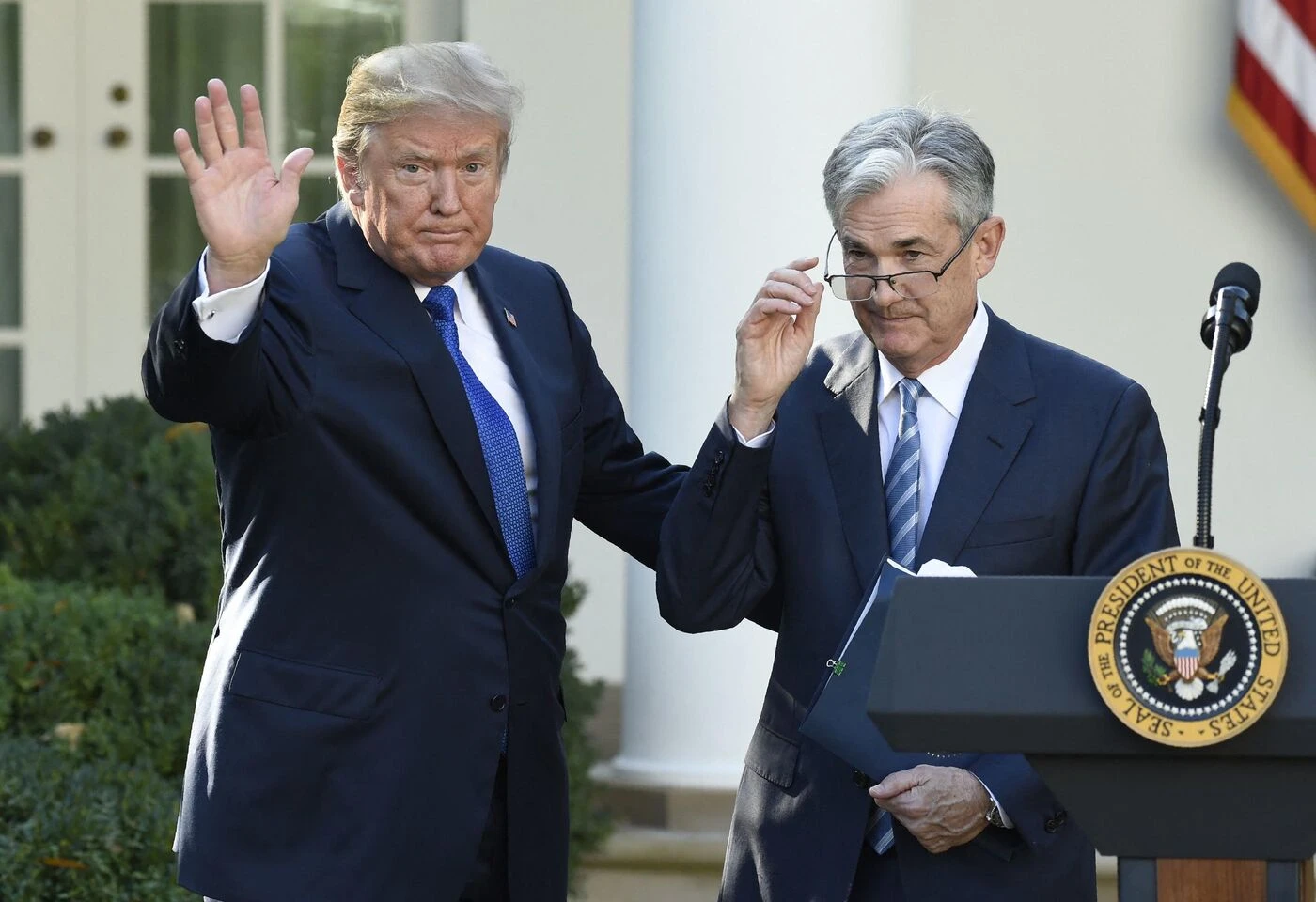 Un « immense loser » : Donald Trump attaque à nouveau le patron de la Fed, qu’il surnomme « Monsieur le retardataire »
