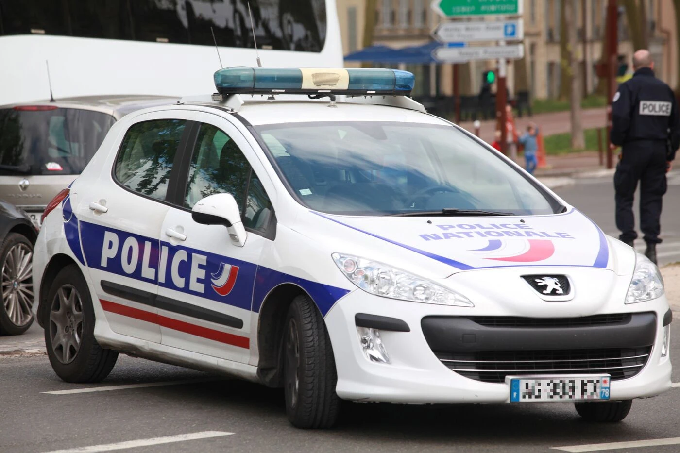 Villepinte : trois policiers percutés et blessés par un chauffard en fuite