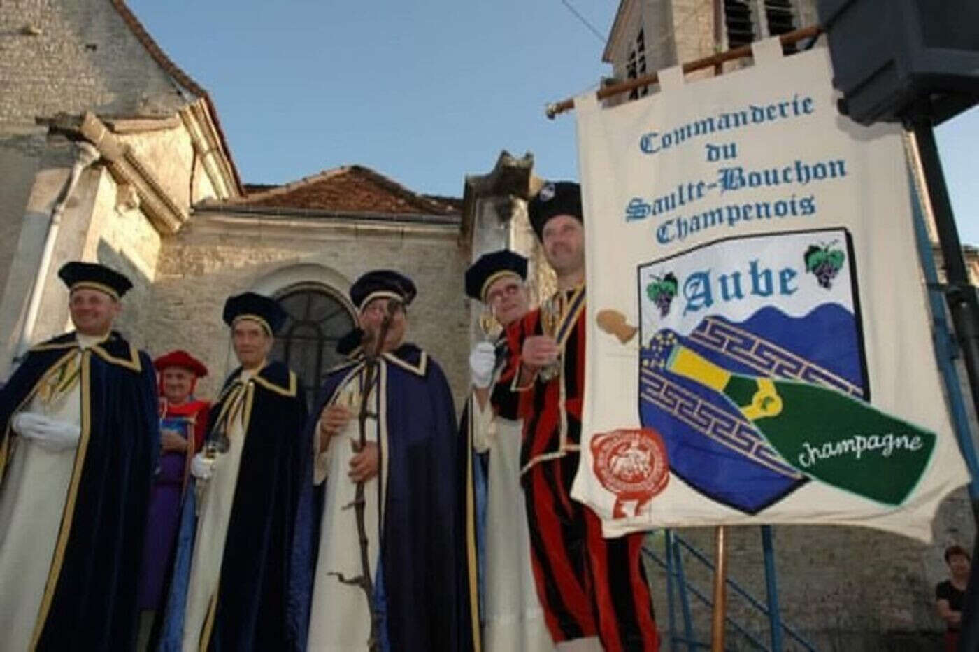 La Commanderie du Saulte Bouchon Champenois célèbre ses 50 ans avec « un cortège coloré et vivant »