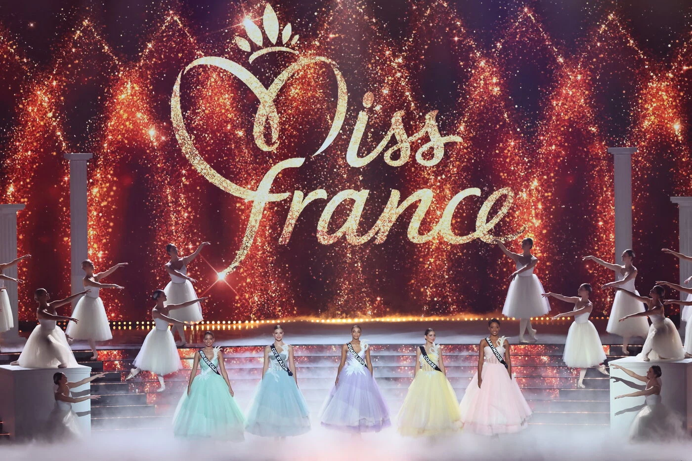 Miss France 2025 : découvrez les portraits des 30 candidates à la couronne