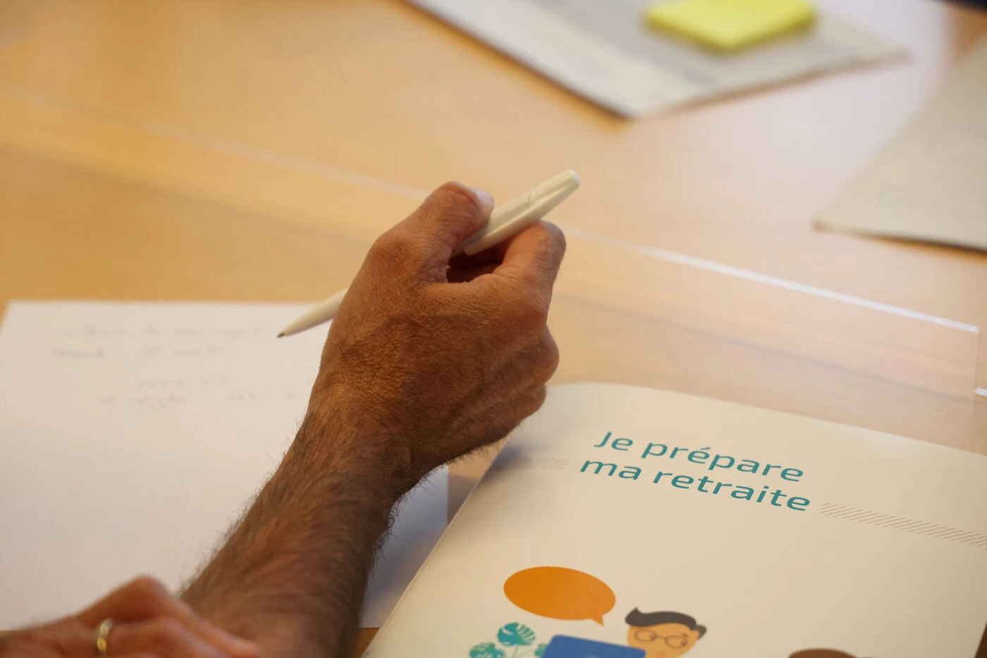 « On appelle à la vigilance » : l’Assurance retraite alerte sur une vague d’infox en ligne sur les pensions