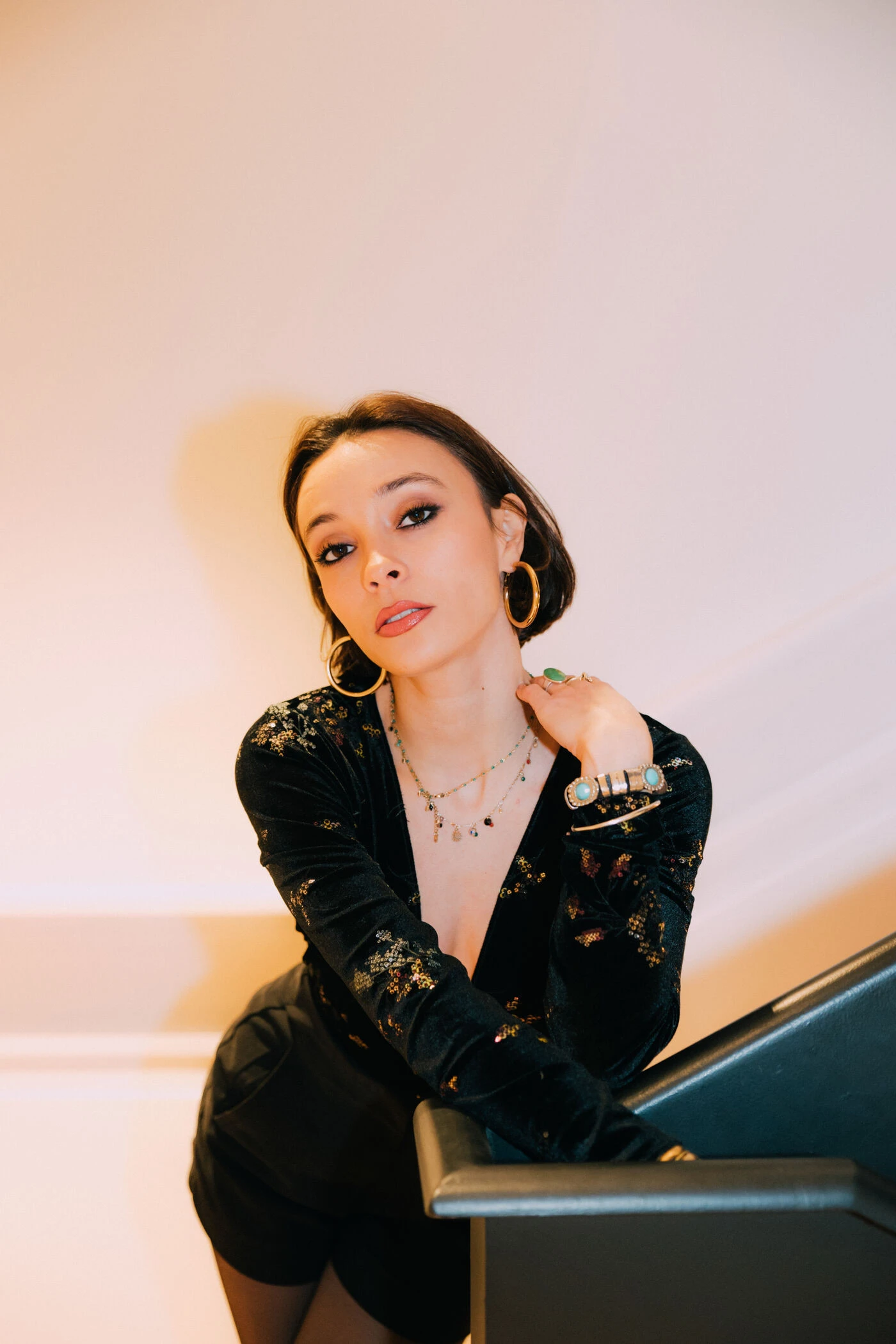 « Un truc de fou ! » : qui est Carla de Coignac, chanteuse dont les adaptations en français ont été reprises à la « Star Academy » ?