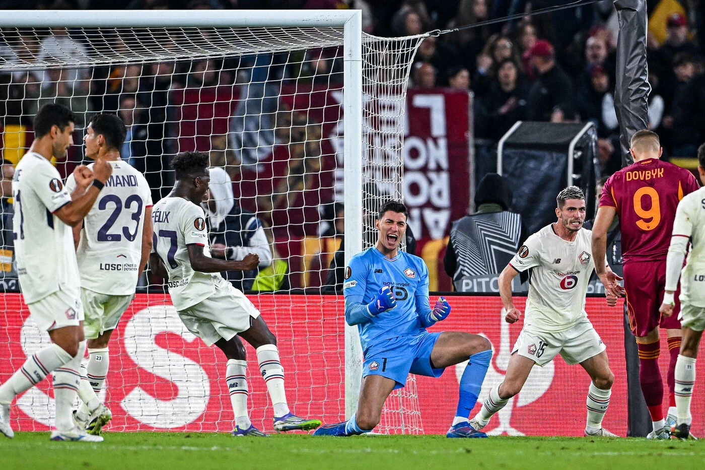 AS Rome-Lille (0-1) : Özer sort trois pénaltys et offre une victoire de prestige aux Lillois