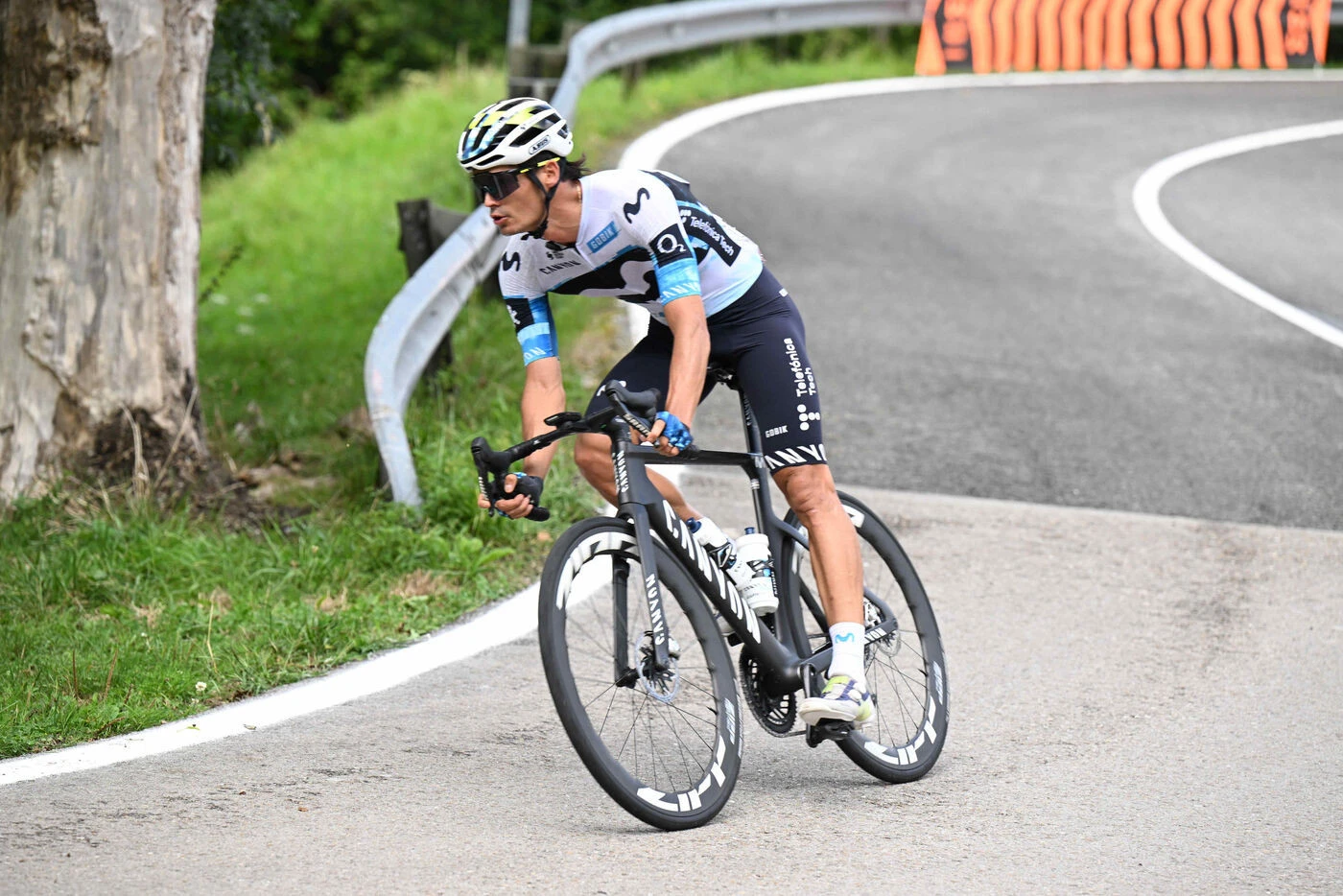 Vuelta : l’Espagnol Javier Romo abandonne après sa chute provoquée par un manifestant propalestinien
