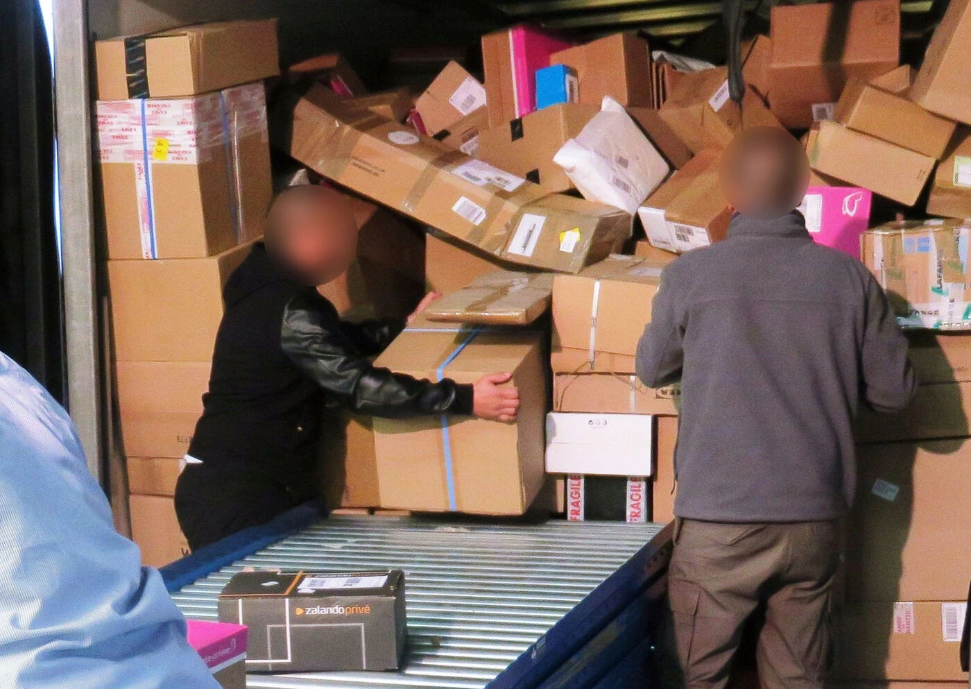 Vols de colis : deux salariés de La Poste pris en flagrant délit à Compiègne