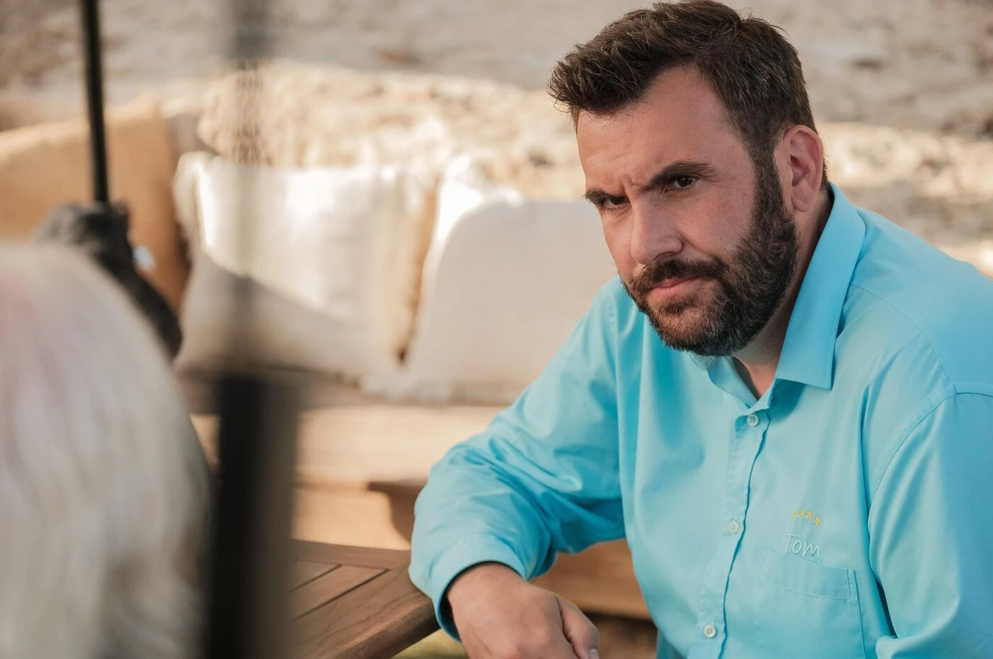 Audiences TV : « Camping Paradis » poursuit son séjour en tête devant « Meurtres au paradis »