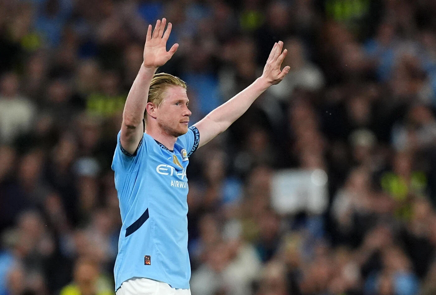 Mercato : Naples officialise l’arrivée du « roi Kev » De Bruyne