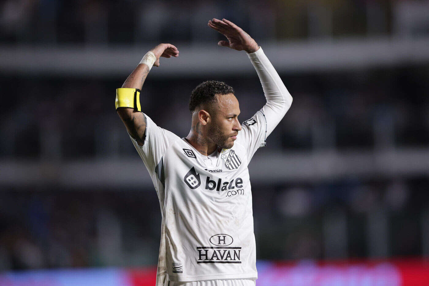 « Un jour très spécial » : Neymar a déjà rejoué avec Santos (et failli marquer un but merveilleux)