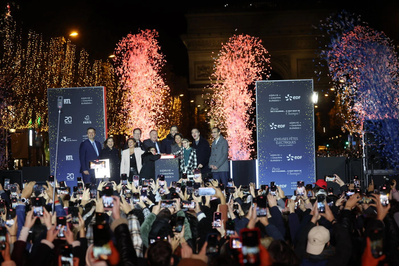À Paris, Tony Estanguet inaugure les illuminations de Noël sur les Champs : « Renouer avec la magie des Jeux »