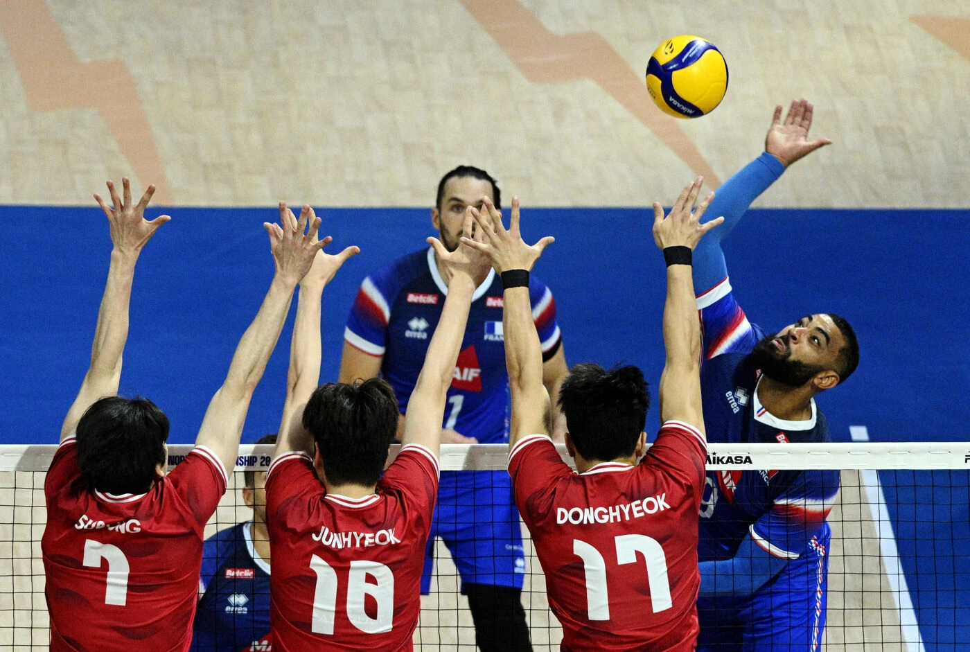 France-Corée du Sud : expéditifs, les Bleus du volley remportent leur premier match du Mondial