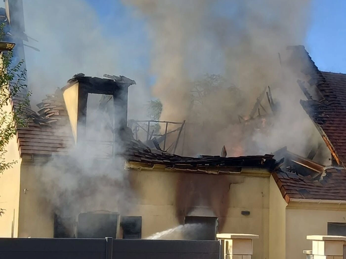 Moisenay : mobilisation XXL autour de la famille qui a réchappé à l’incendie ayant entièrement détruit sa maison