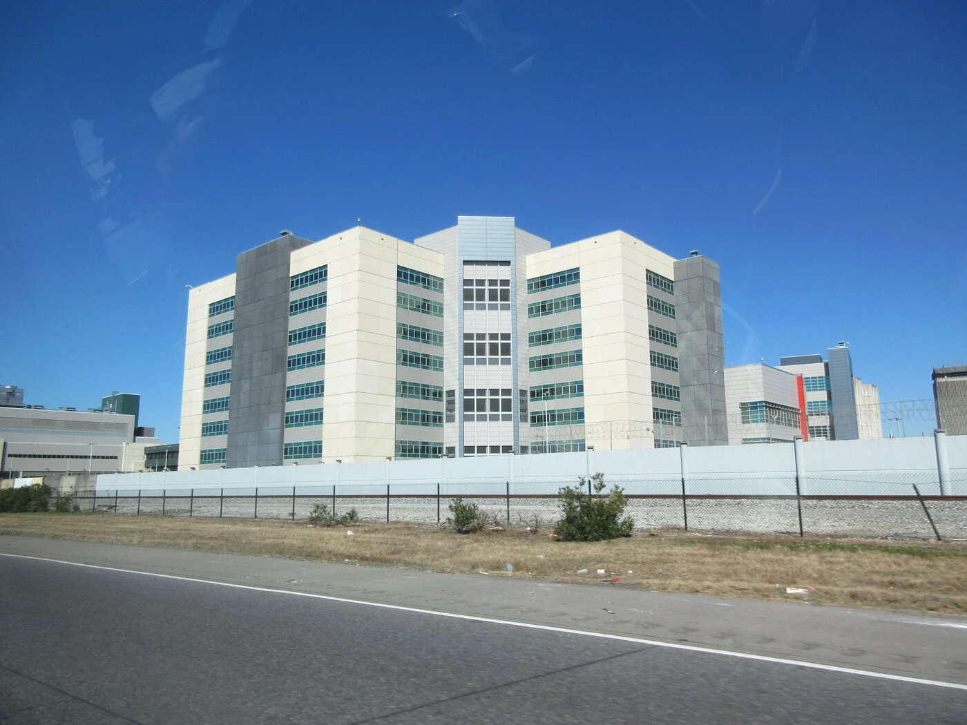 « Des individus considérés comme armés et dangereux » : 11 détenus s’échappent d’une prison de la Nouvelle-Orléans aux États-Unis