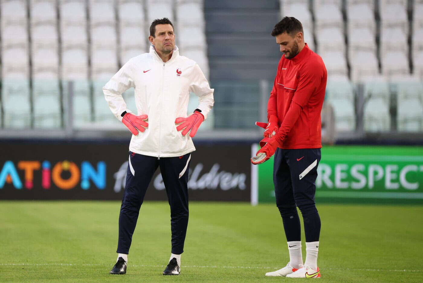 Football : « De la malhonnêteté mal placée », l’entraîneur des gardiens des Bleus défend Lloris sur les penalties