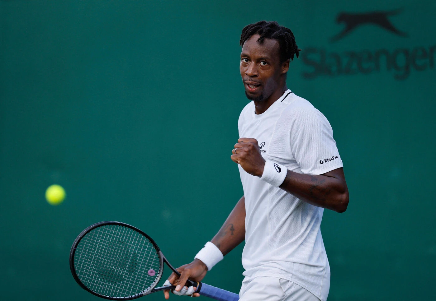Wimbledon : arrêté par la nuit à deux manches partout, Monfils finira son marathon contre Fucsovics vendredi