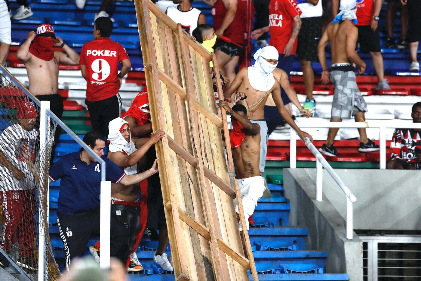 Coupe de Colombie : plusieurs blessés à Cali pendant la finale, les vainqueurs repartent dans un tank