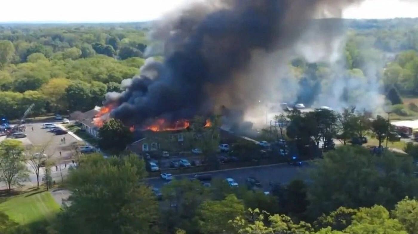Tireur, victimes, incendie : ce que l’on sait de la fusillade qui a fait deux morts dans une église mormone du Michigan