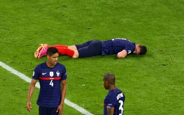 Pavard KO durant France-Allemagne : le protocole commotion pose question, une enquête ouverte