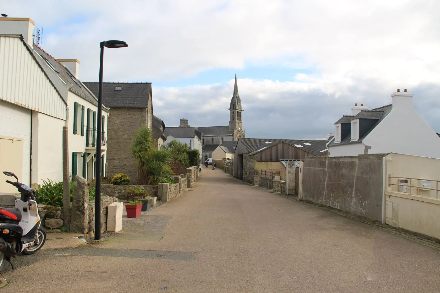 « Nos voiries ne sont pas adaptées » : l’île de Batz dit « non » au trop-plein de voitures des résidents secondaires
