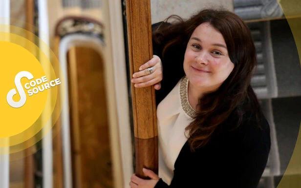 Salariée SNCF, star du roman d’amour français : Emily Blaine raconte sa double vie