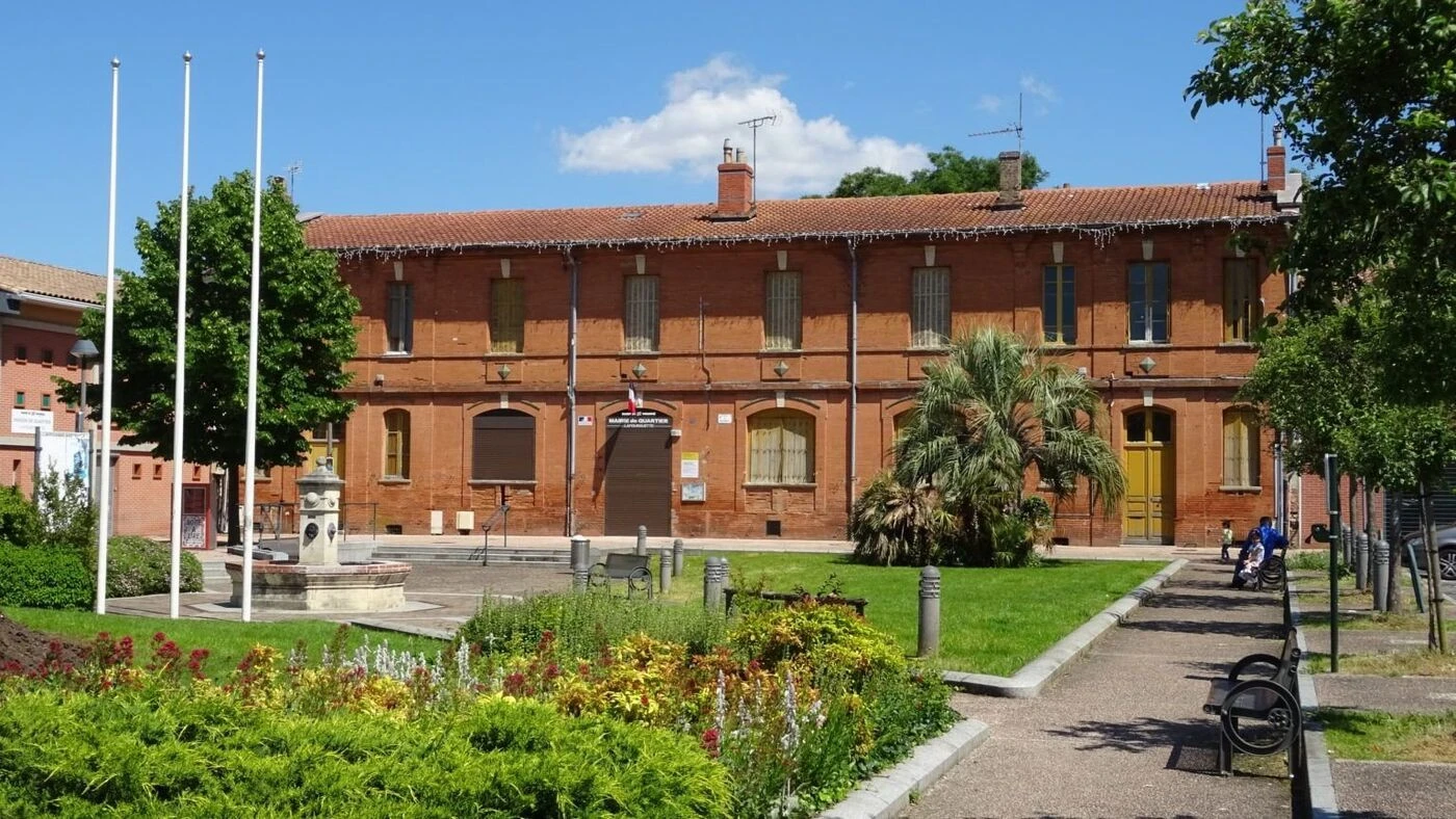 100 000 m3 de matériaux combustibles près de maisons à Toulouse : des riverains dénoncent le manque de transparence du projet