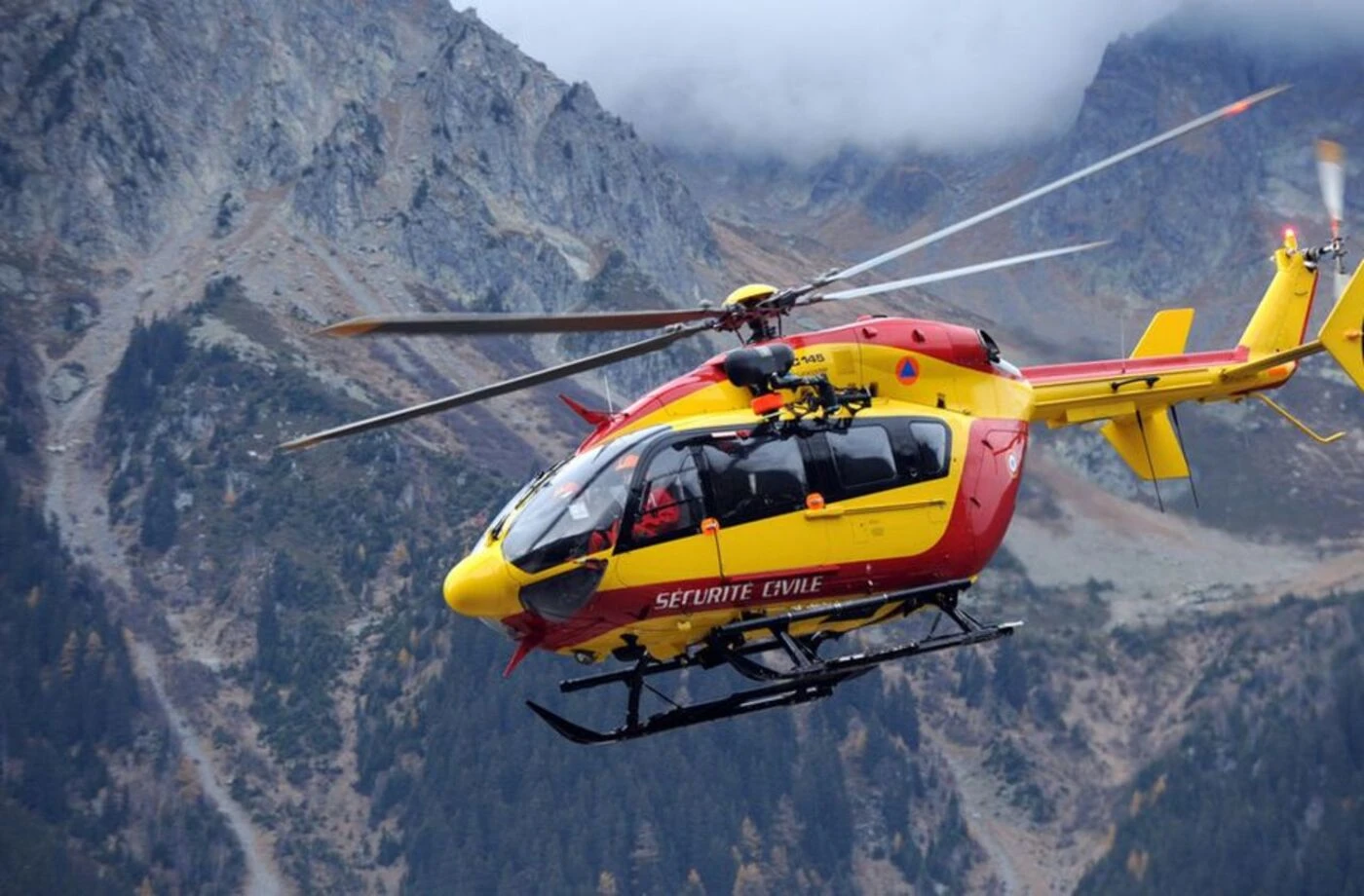Isère : « Son état est très rassurant », le spéléologue blessé et bloqué dans une grotte secouru et transporté à l’hôpital