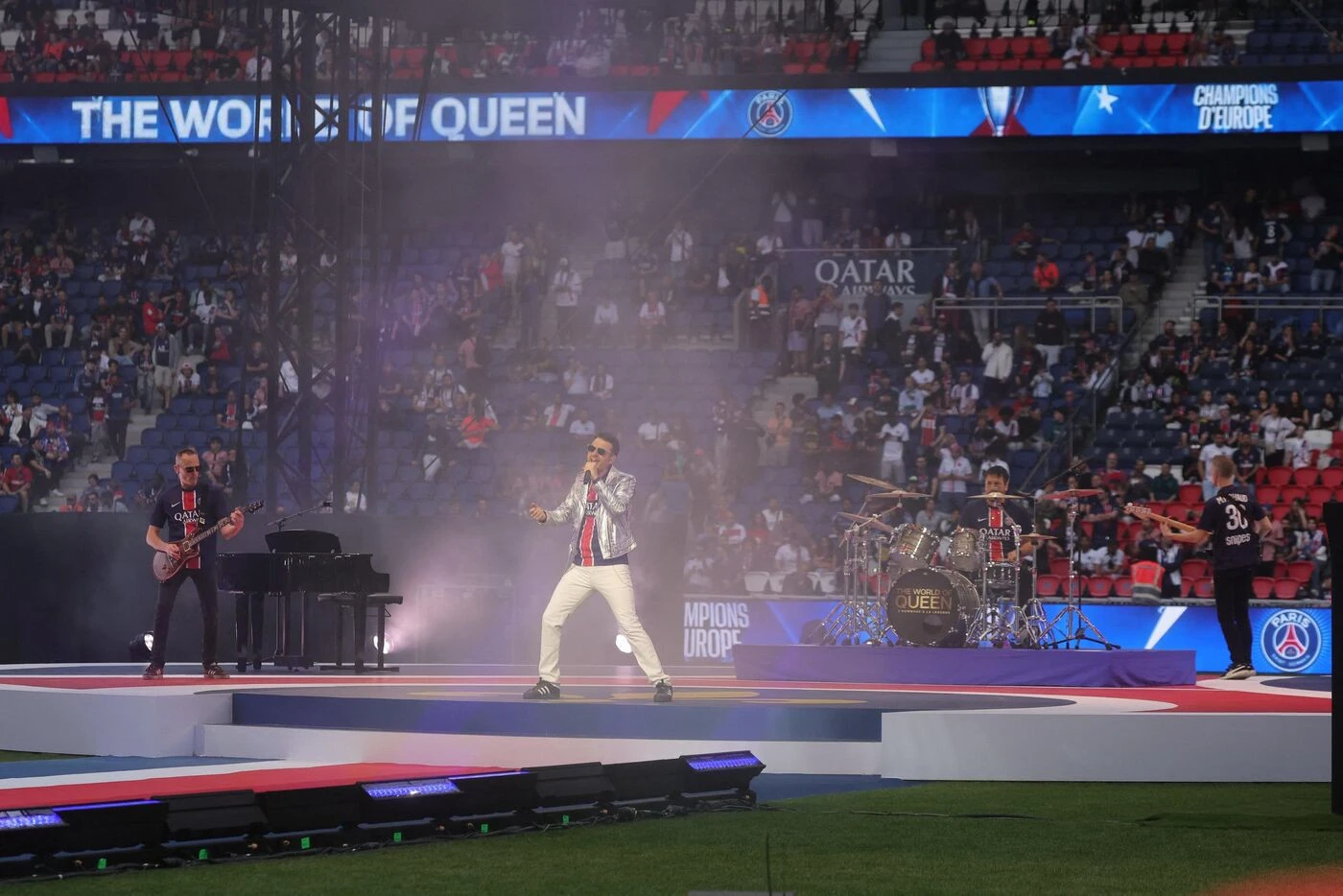 Le PSG champion d’Europe : qui est The World Of Queen, le groupe qui a fait vibrer le Parc des Princes ?