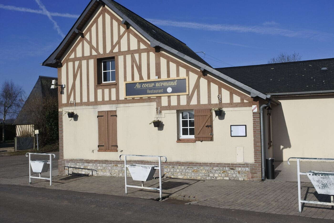 Dans l’Eure, un bar restaurant reprend vie grâce à une enfant du pays