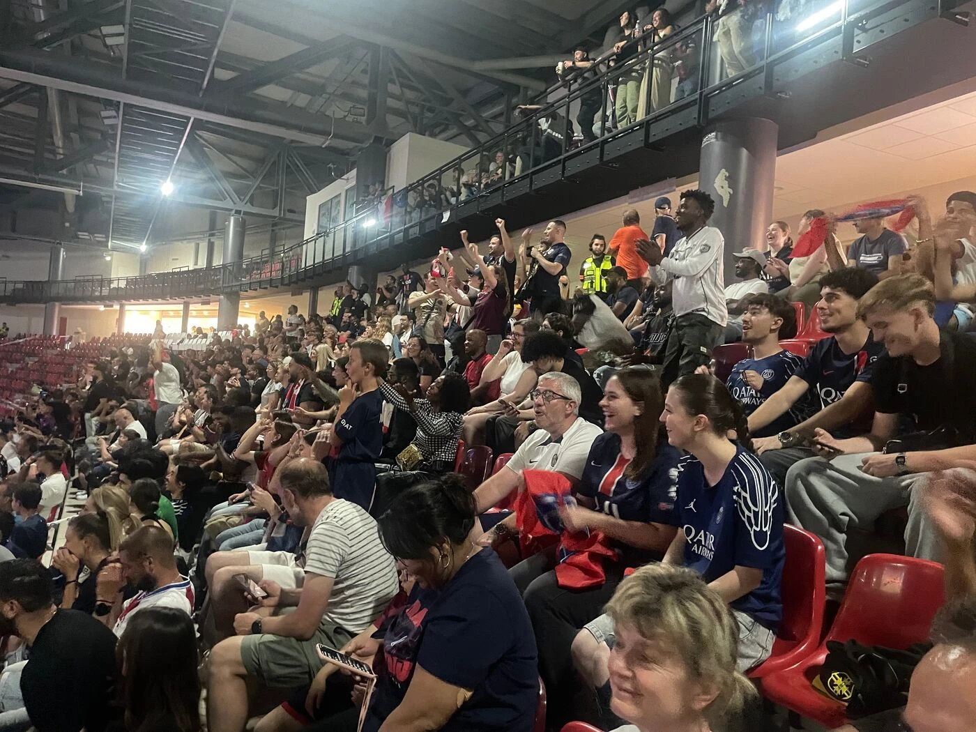 Le PSG champion d’Europe : ils ont vibré pour Paris au « Vélodrome »… de Saint-Quentin-en-Yvelines