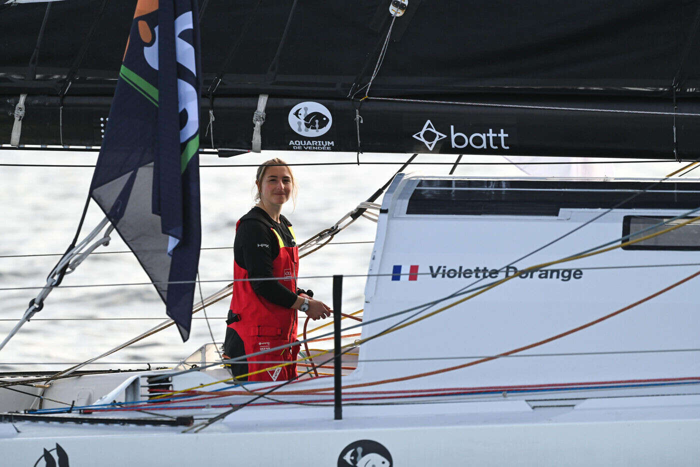 « Catastrophe, de l’huile partout » : panne moteur et « grand stress » pour Violette Dorange sur le Vendée Globe