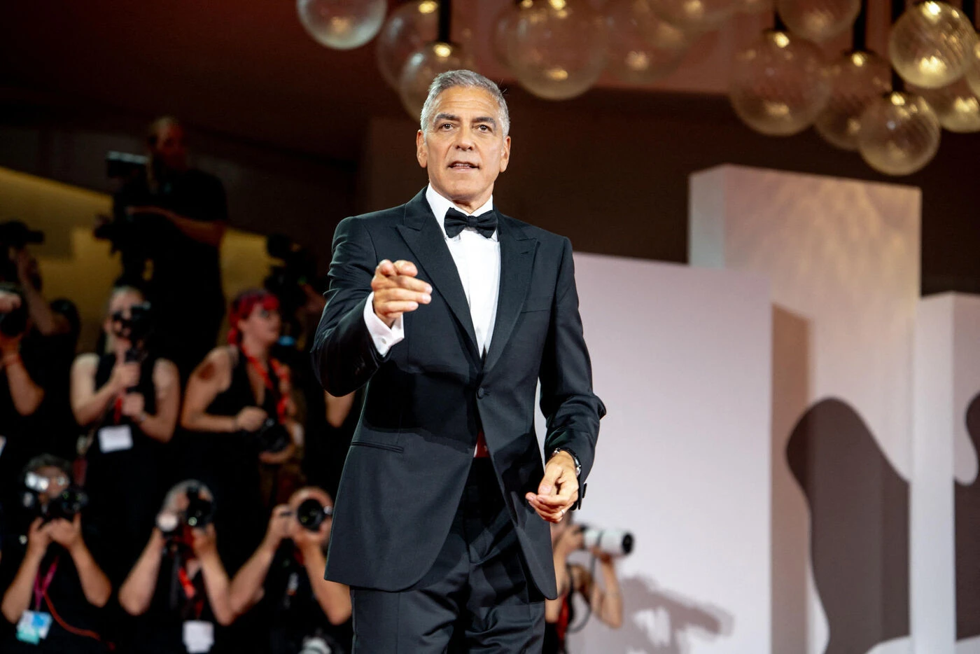 Pour George Clooney, les démocrates auraient dû organiser une « primaire rapide » après le désistement de Biden