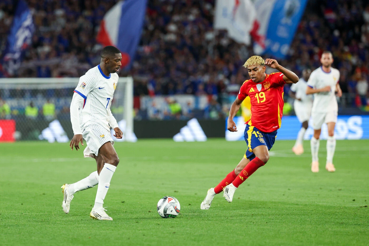 DIRECT. Ballon d’or 2025 : Dembélé ou Yamal ? Suivez les dernières informations avant la cérémonie de ce lundi soir