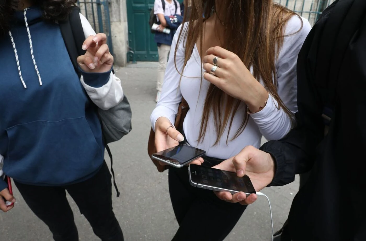 Menaces de mort dans un lycée : soupçonnée de « dénonciation mensongère », une enseignante reconnaît une partie des faits