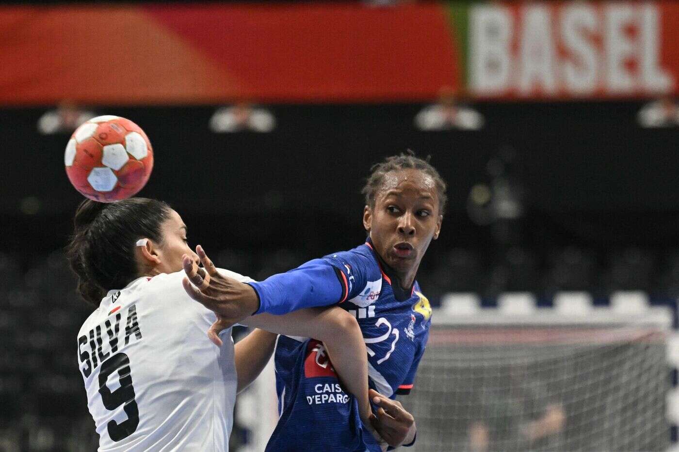 Euro féminin de handball : les choses sérieuses commencent pour les Bleues contre la Roumanie